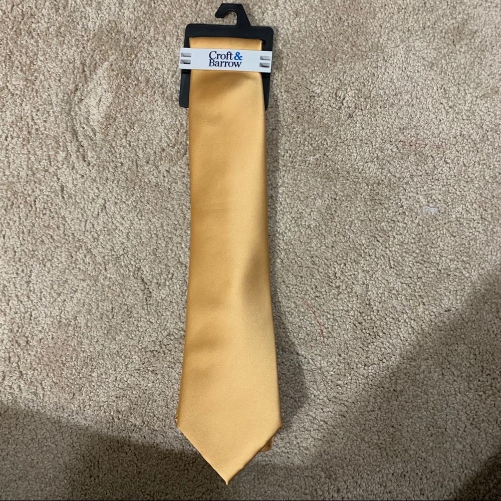 NWT yellow gold satin tie - Picture 2 of 3